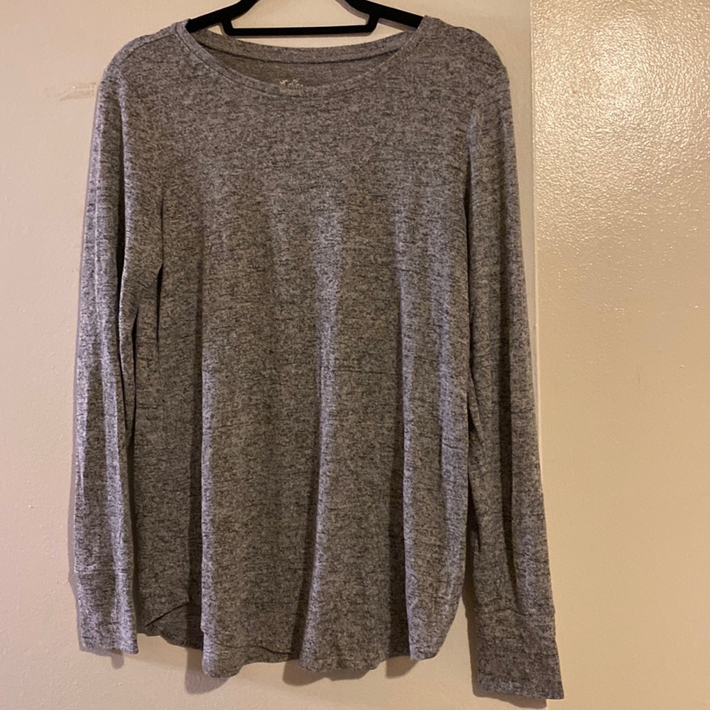 JUSTICE GIRL SWEATER SIZE 20 GRAY COLOR IN EXCELLENT CONDITION